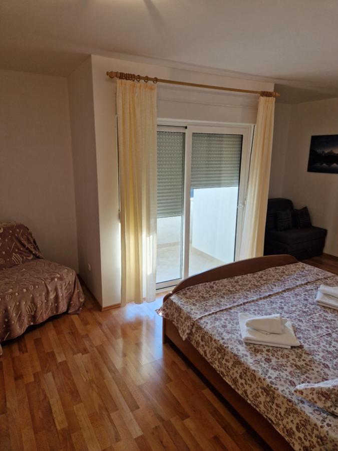 Apartments Jagoda Подстрана Екстериор снимка