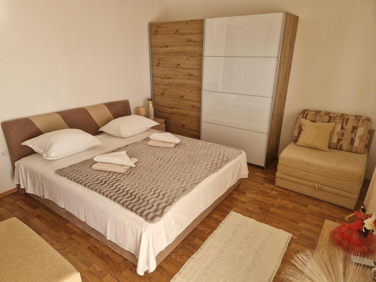 Apartments Jagoda Подстрана Екстериор снимка